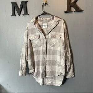 Aerie oversized Gray Plaid Button-Up Flannel Shirt size xs